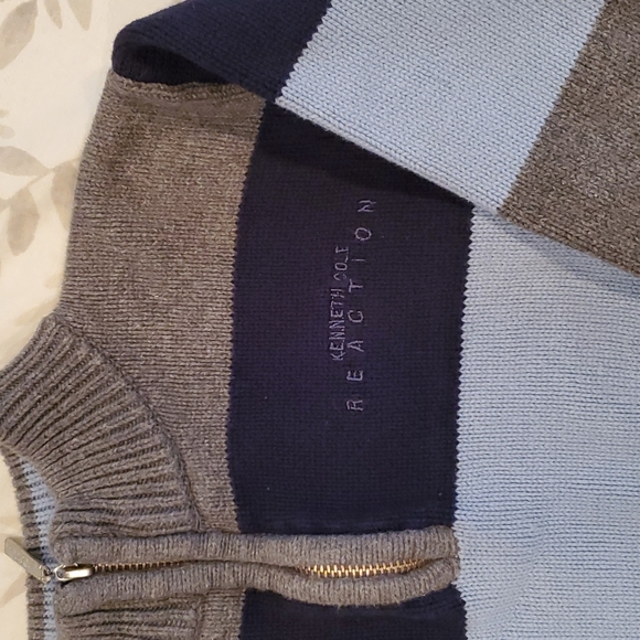 Kenneth Cole Reaction Striped Boy Sweater. Partial Zip front. Size 5 - Picture 2 of 4